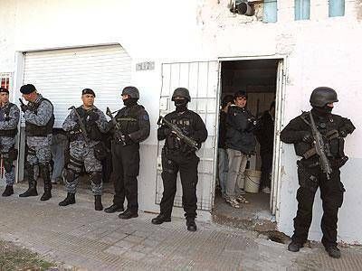Lan�s: investigan las conexiones de la banda de narcos