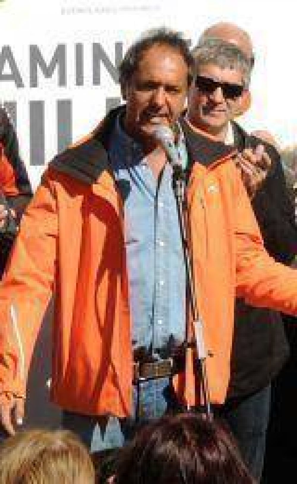 Scioli pidi� "tranquilidad" a los vecinos mientras se restablece el servicio el�ctrico