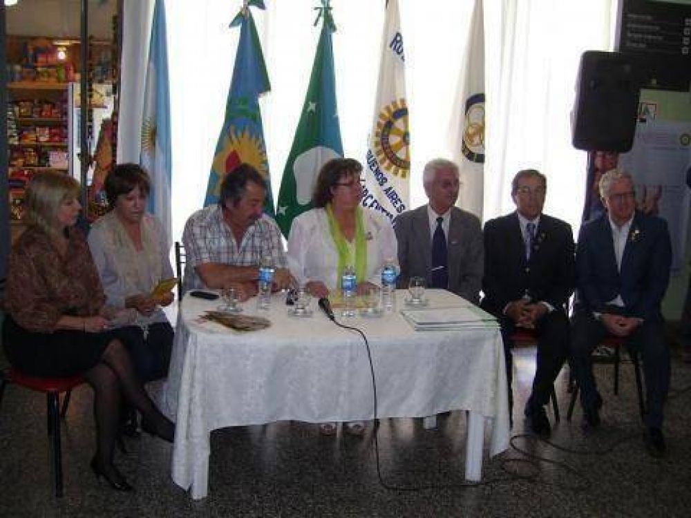 Rotary Club hizo entrega de cotosos materiales para Neonatolog�a del Hospital