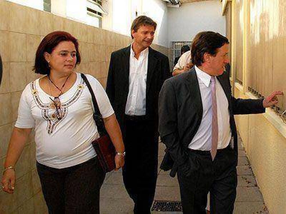 D�az P�rez recorri� obras en escuelas y jardines de infantes.