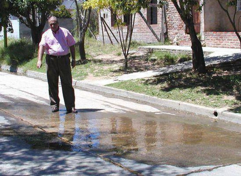 P�rdida de agua en Ameghino: Concejales del Frente por Campana reclaman respuestas.