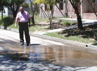 P�rdida de agua en Ameghino: Concejales del Frente por Campana reclaman respuestas.