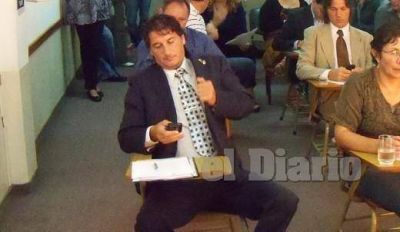Edil oficialista se disculp� por la pelea en la �ltima sesi�n