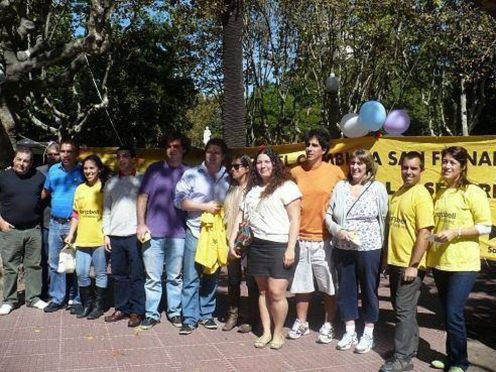 J�venes Pro de San Fernando repartieron huevos de Pascua