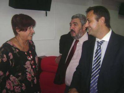 La oposici�n consider� que Katopodis sostiene muchas de las pol�ticas y proyectos de Ivoskus