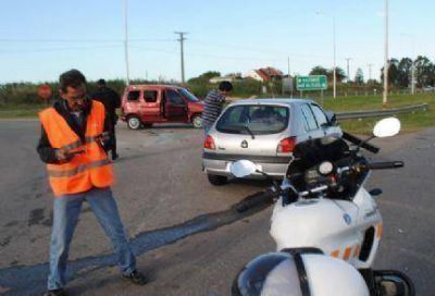 Dos mujeres heridas en un violento choque en la Ruta 226 y la entrada a Sierra de los Padres