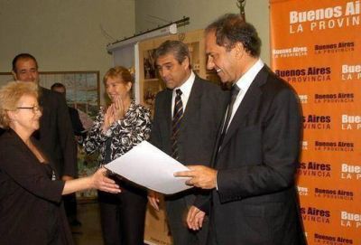 La Provincia entrega m�s de 500 escrituras