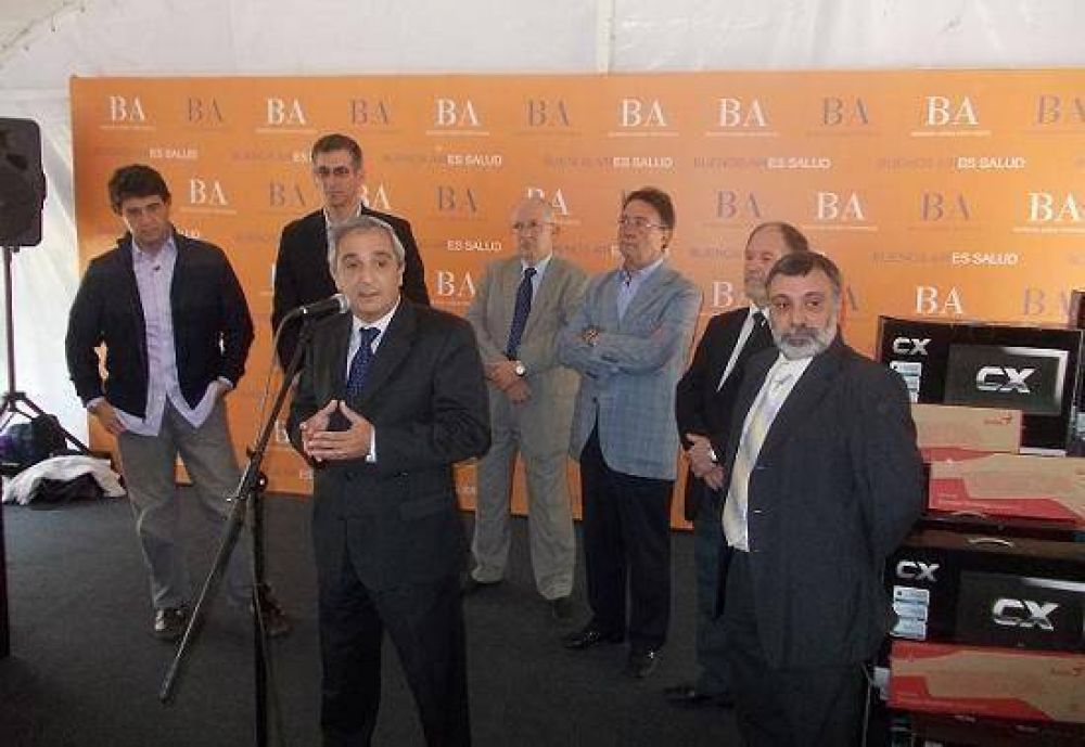 Vicente L�pez y la Provincia inauguraron Carpa Sanitaria