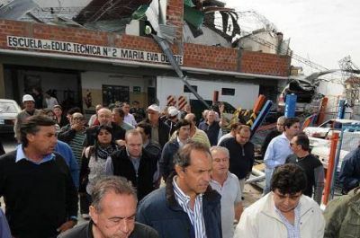 Scioli visit� La Matanza por la asistencia a los damnificados