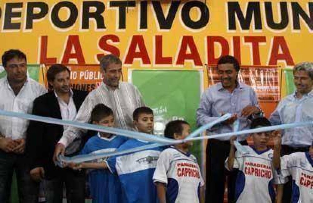 Inauguraron el Polideportivo Municipal de La Saladita