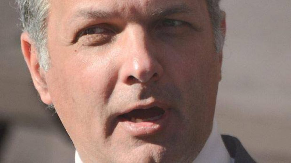 Para Buzzi, �ha habido una visi�n muy rent�stica sobre la actividad petrolera�
