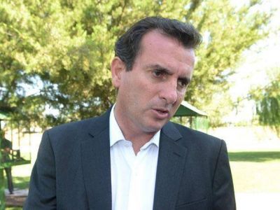 El gobernador se sentar� en la mesa petrolera con Cristina y pedir� permiso para subir el boleto de micro
