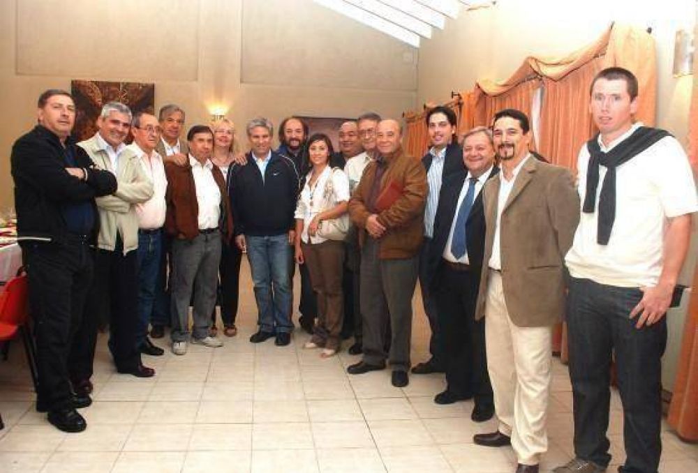 El Gobernador recibi� a dirigentes sindicales