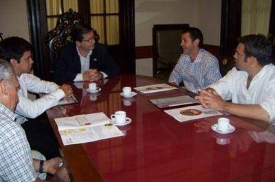 Braillard Poccard se reuni� con empresarios arroceros
