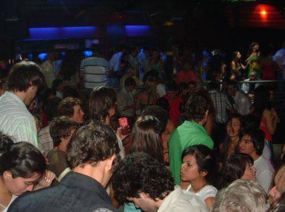 Suma votos la idea de cortar la venta de alcohol a las 4 de la ma�ana
