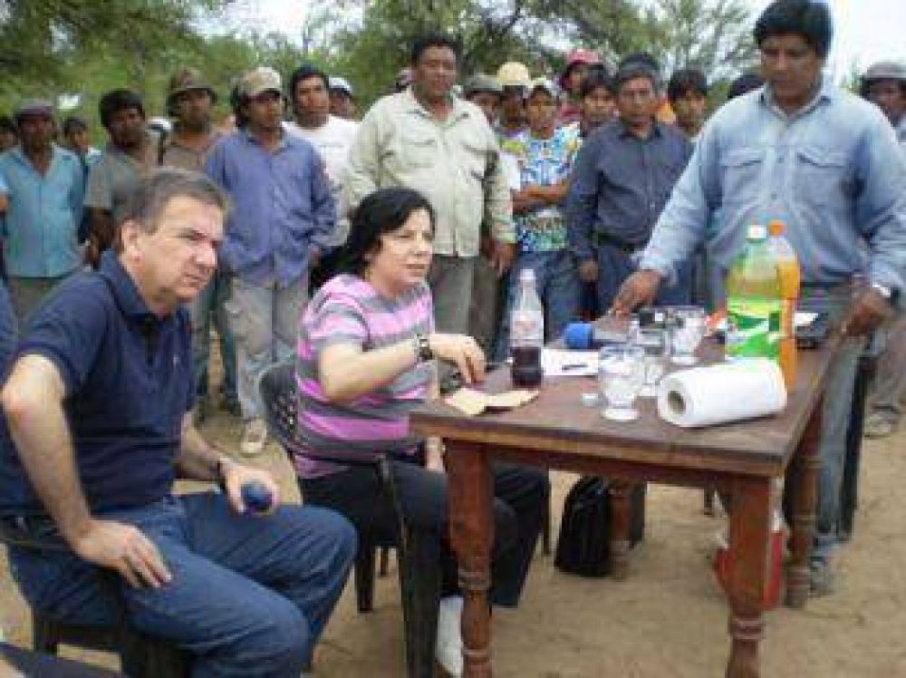 La ministra Mendoza pidi� que levantaran el corte de ruta ya que �lo que pidieron se les concedi� asegur�.