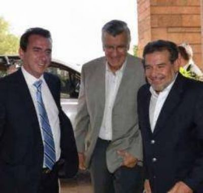 Beder viaj� a Singapur buscando abrir nuevos mercados