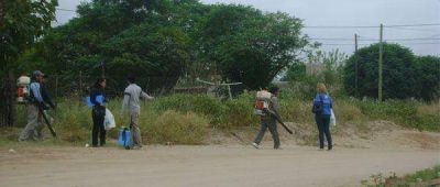 Ambiente realiza tareas de limpieza en barrio 8 de Diciembre