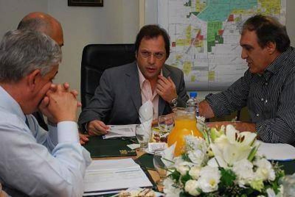 Habilitar�an La Red Agua Potable Para 300 Manzanas Del Distrito
