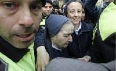 Comenz� el juicio por el robo de beb�s en la Espa�a del franquismo