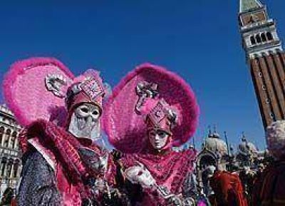 Venecia: 100.000 personas en la Plaza San Marco para celebrar el inicio del Carnaval 