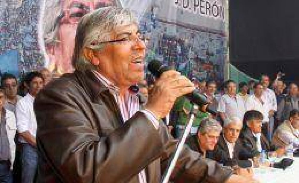 "Los camioneros vamos a seguir reclamando estemos o no al frente de la CGT"