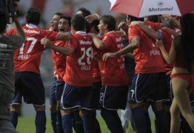 Hubo fiesta �Roja� y Basile se fue