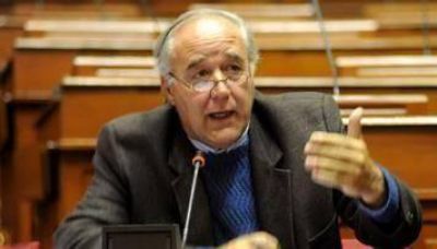 Malvinas: �El buque ingl�s s�lo quiso atracar en el Per� para demostrar su poder�o�