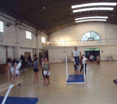 Comenzaron las escuelas de deportes