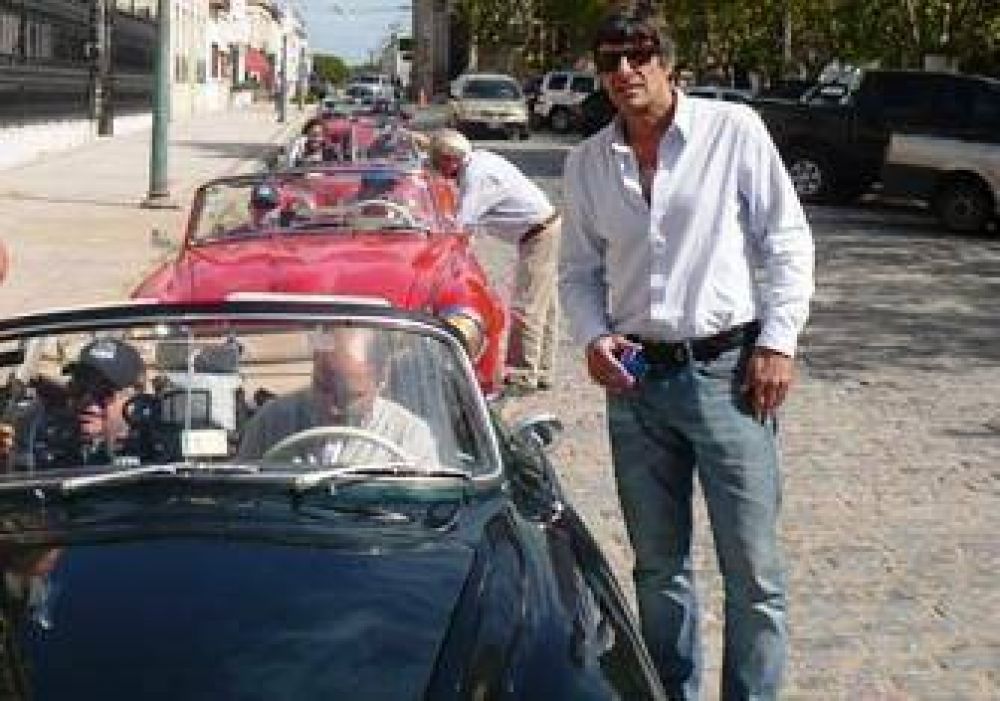 Joyas mec�nicas por las calles de Areco.