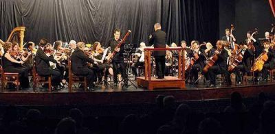 Primer concierto del ciclo anual de la Orquesta Sinf�nica �Maestro Mario Patan�