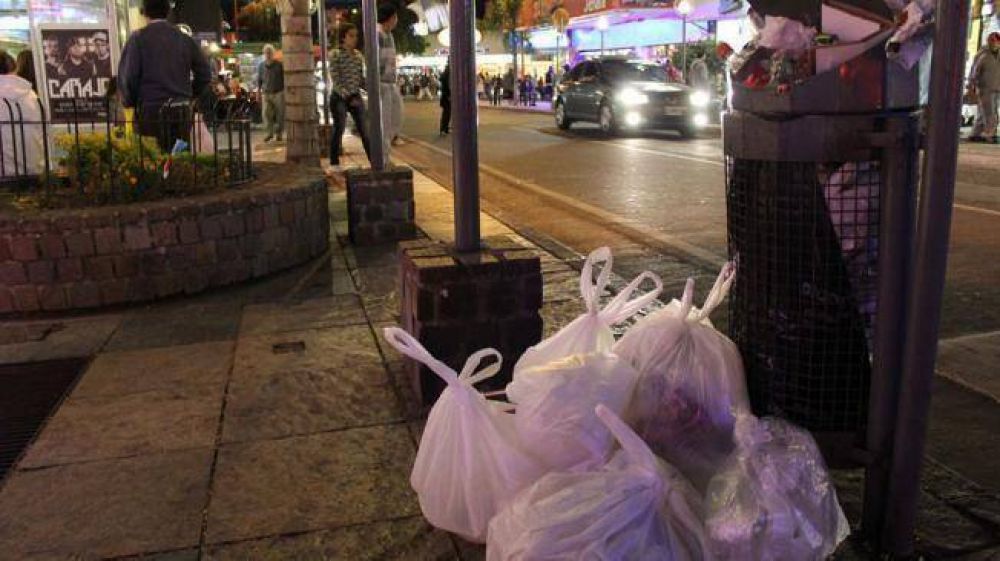 Carlos Paz cuenta los turistas seg�n la cantidad de basura