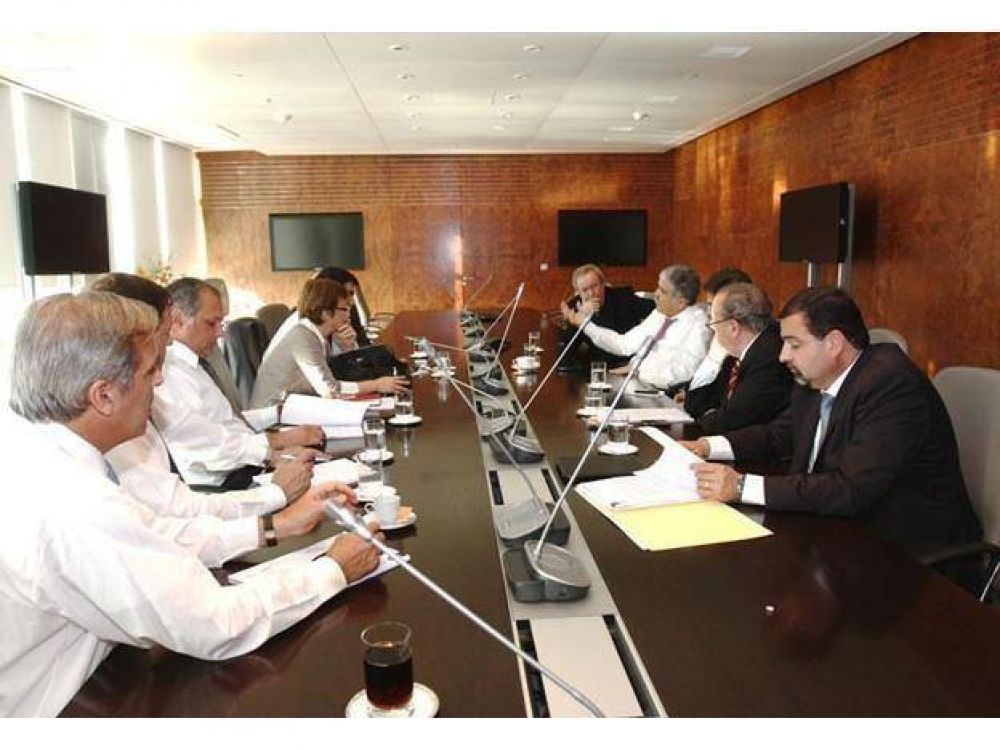 Carlos Ciurca: "Mendoza recibe por a�o mil millones de pesos en regal�as y eso continuar� as�"