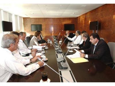 Carlos Ciurca: "Mendoza recibe por a�o mil millones de pesos en regal�as y eso continuar� as�"