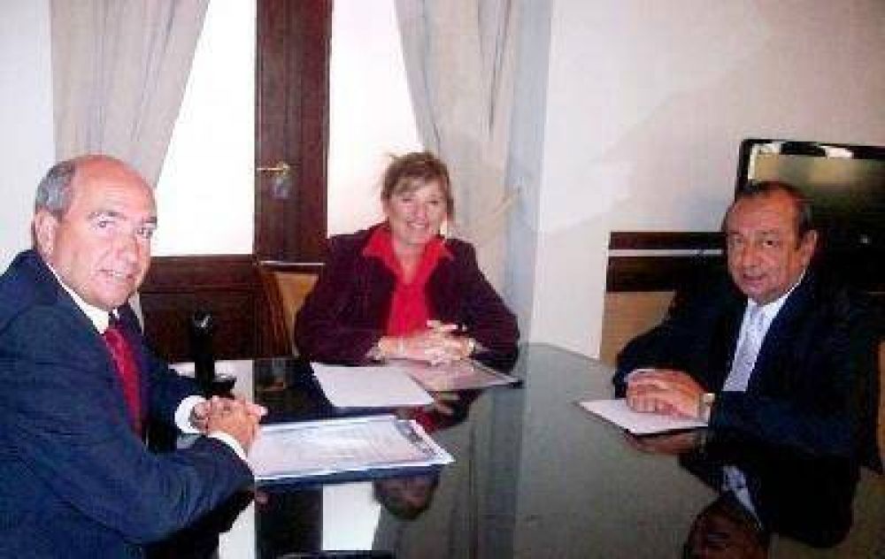 GESTIONES DEL INTENDENTE ANTE LA PROVINCIA
