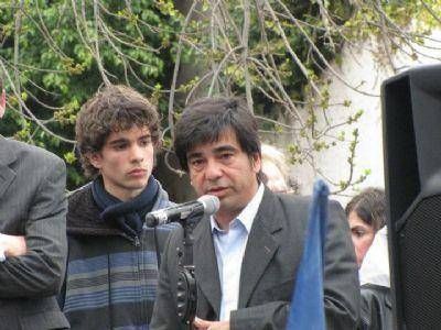 L�pez Muntaner: �Recuperar YPF es una decisi�n patri�tica de Cristina�