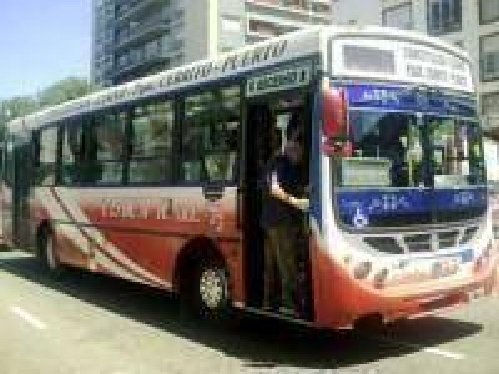 El Secretario General de UTA confirm� que se levant� el paro de colectivos que estaba previsto para este mi�rcoles