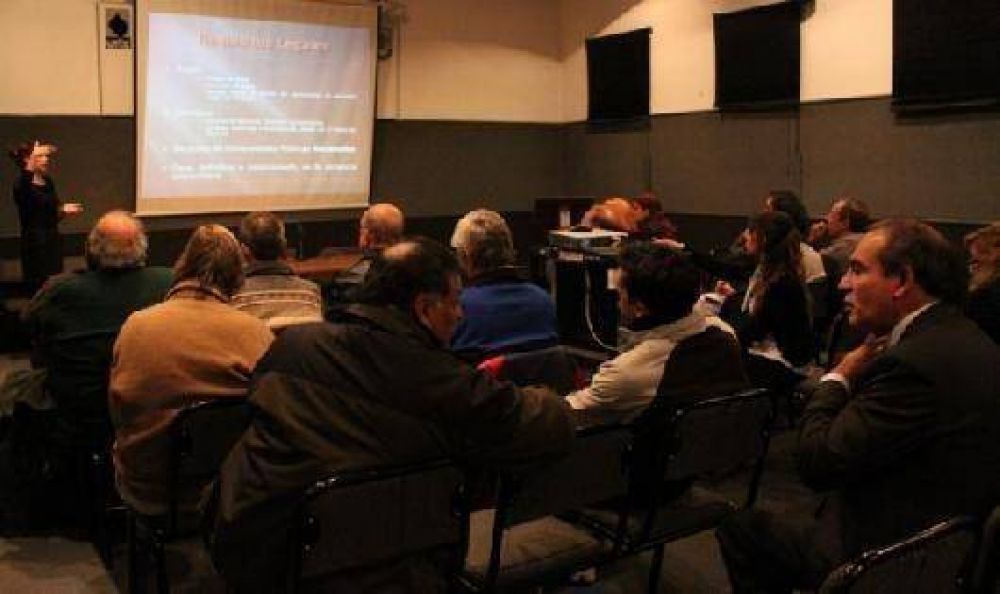 Gremios de docentes universitarios acordaron un aumento salarial del 20,5 por ciento