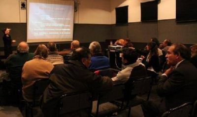 Gremios de docentes universitarios acordaron un aumento salarial del 20,5 por ciento
