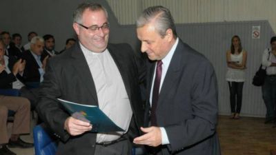El gobierno entreg� $ 7 millones para escuelas
