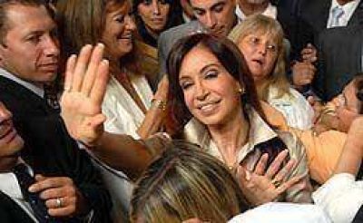 Cristina defendi� la obra p�blica para enfrentar la crisis