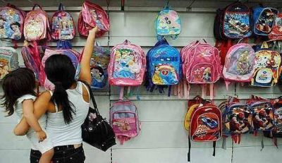Por las mochilas, la canasta escolar vale 50% m�s