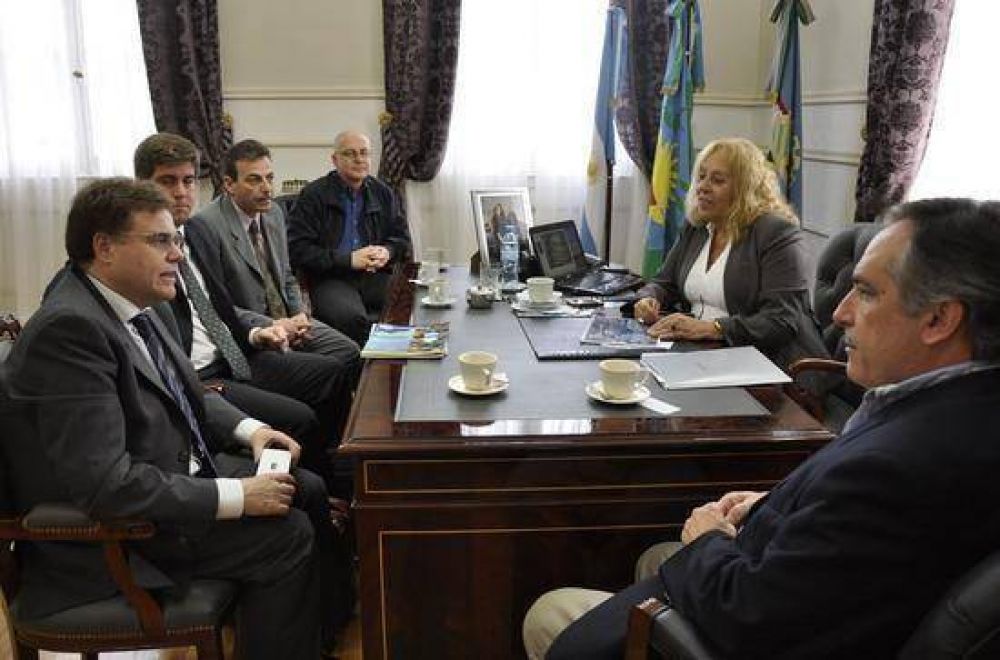 La Intendente Giroldi anunci� la radicaci�n de una nueva empresa autopartista en Campana