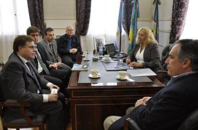 La Intendente Giroldi anunci� la radicaci�n de una nueva empresa autopartista en Campana