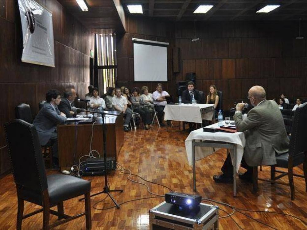 Inocente, fue la sentencia del simulacro de juicio por jurado que se realiz� en Mendoza