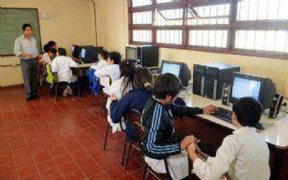 La doble escolaridad arranc� en 311 escuelas mendocinas