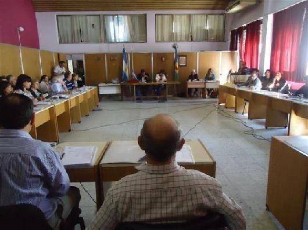 El Concejo de Echeverr�a aprob� el aumento a los Municipales