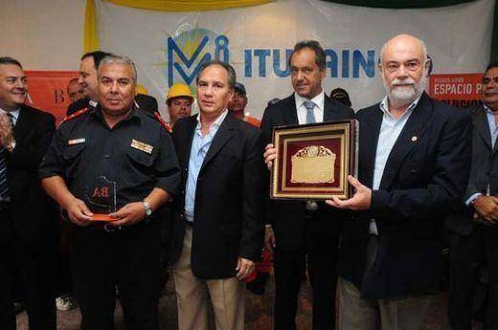 Scioli otorg� asistencia econ�mica a Ituzaing�