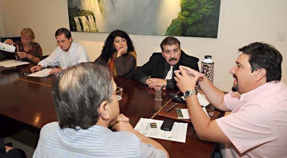 Closs comprometi� avances en normativa de acceso a la informaci�n p�blica