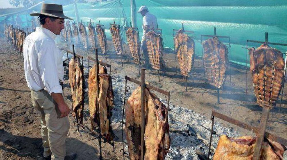 Una multitud en el D�a de Campo, la previa de la Fiesta de la Ganader�a